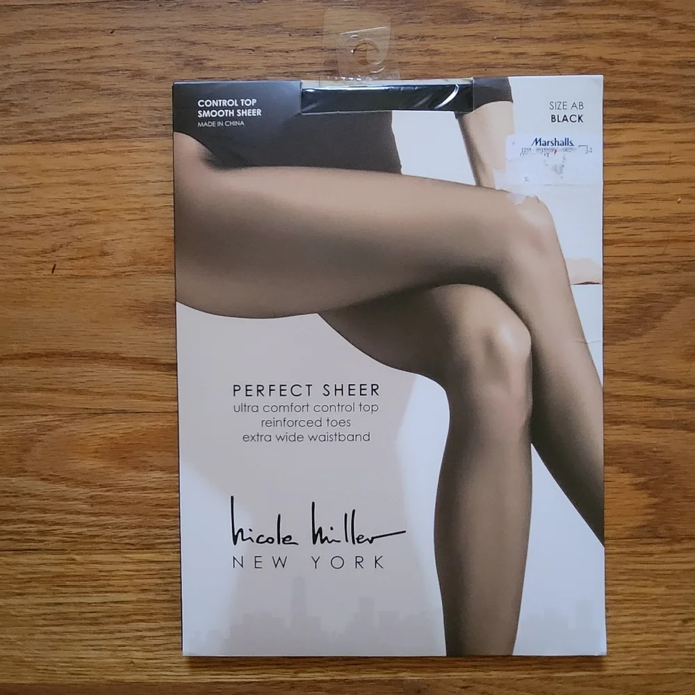 Nicole Miller Pantyhose Size AB in Black